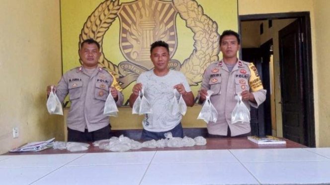 
 Polisi Temukan Belasan Miras Cap Tikus di Rumah IRT di Banggai. Foto: Istimewa