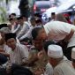 Wali Kota Palu Hadianto Rasyid baru saja melepas Tim Silaturrahim Ramadan 1444 Hijriah Pemerintah Kota Palu. Foto: Humas Pemkot Palu