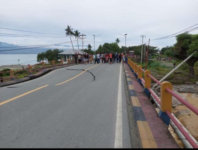 
 Kondisi terkini jembatan di Kelurahan Buluri yang longsor. Foto: istimewa