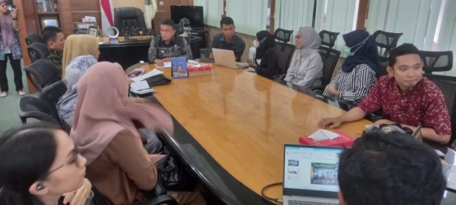
 Wali Kota Palu Hadianto Rasyid melaksanakan pertemuan dengan Tim Inkubator Bisnis Kota Palu. Foto: Humas Pemkot Palu