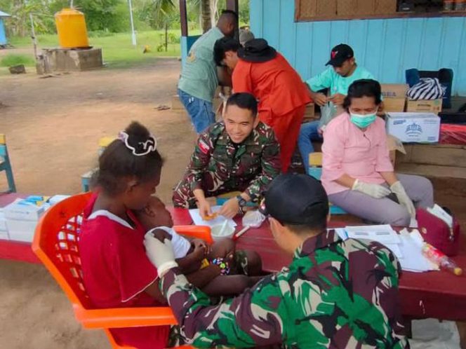 
 Satgas Yonif 511/DY melaksanakan kegiatan Puskesmas di Distrik Sota, Kabupaten Merauke. Foto: istimewa