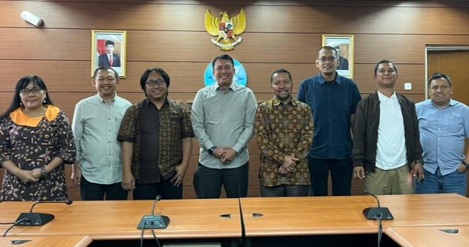 
 Asosiasi Media Siber Indonesia (AMSI) bertemu dengan Dewan Pers pada Selasa (11/7/2023) untuk mempertanyakan perkembangan regulasi “Publisher Rights”. Foto: Dok. AMSI