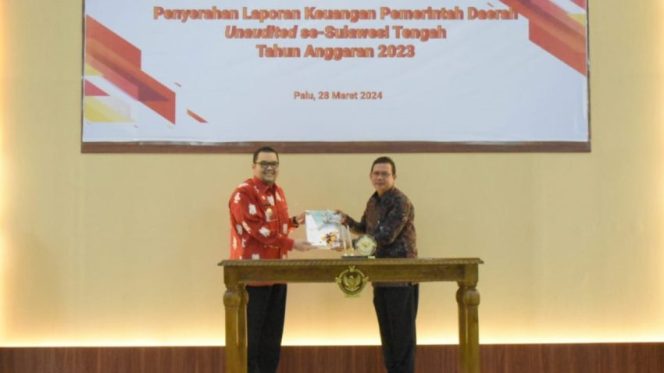 
 Pj. Bupati Parigi Moutong Serahkan Laporan Keuangan Tahun 2023 kepada BPK RI perwakilan Sulawesi Tengah, Kamis 28 Maret 2024 Foto: Diskominfo Parimo