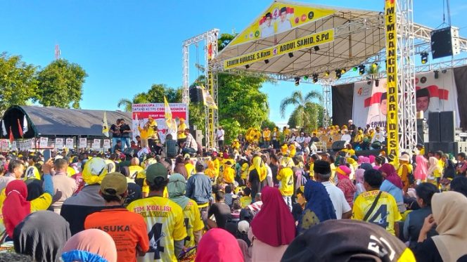 
 Ribuan Pendukung Erwin Burase-Abdul Sahid Padati Kampanye Akbar di Tinombo. Foto: Istimewa