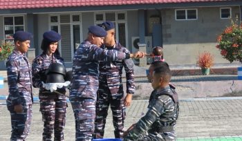 Danlanal Palu Pimpin Upacara Terima Tamtama Remaja. Foto: Istimewa