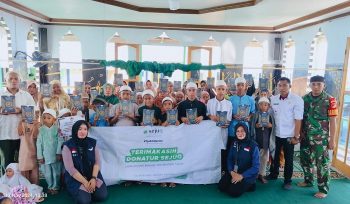 Relawan Peduli Quran Nusantara salurkan Al-Qur'an dan alat salat di Desa Torasiaje, Dusun Sengkang, Kecamatan Popayato, Kabupaten Pohuwato, Provinsi Gorontalo, pada Rabu 14 November 2024. Foto: Istimewa