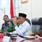 Gubernur Sulawesi Tengah (Sulteng) Anwar Hafid memimpin rapat strategis terkait proses perizinan bersama perangkat daerah di ruang polibu, Kantor Gubernur Sulteng, Jumat 14 Maret 2025. Foto: Pemprov Sulteng