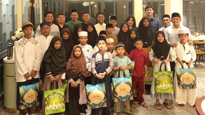 
 Fathur Razaq Anwar Santuni Anak Yatim di Palu, Selasa 11 Maret 2025. Foto: Istimewa